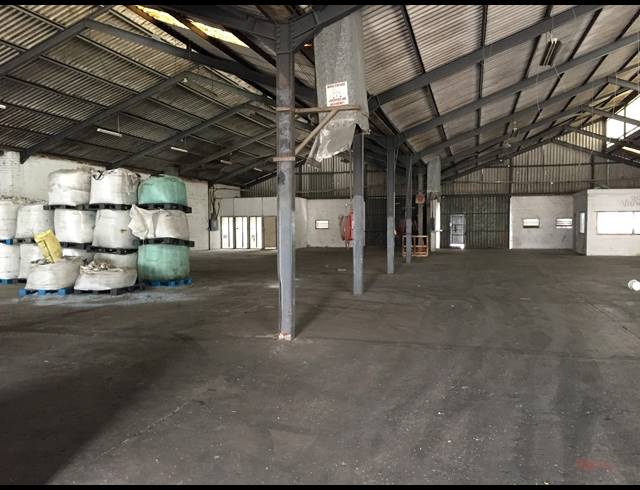 1,590M² FACTORY TO LET IN PAROW CENTRAL